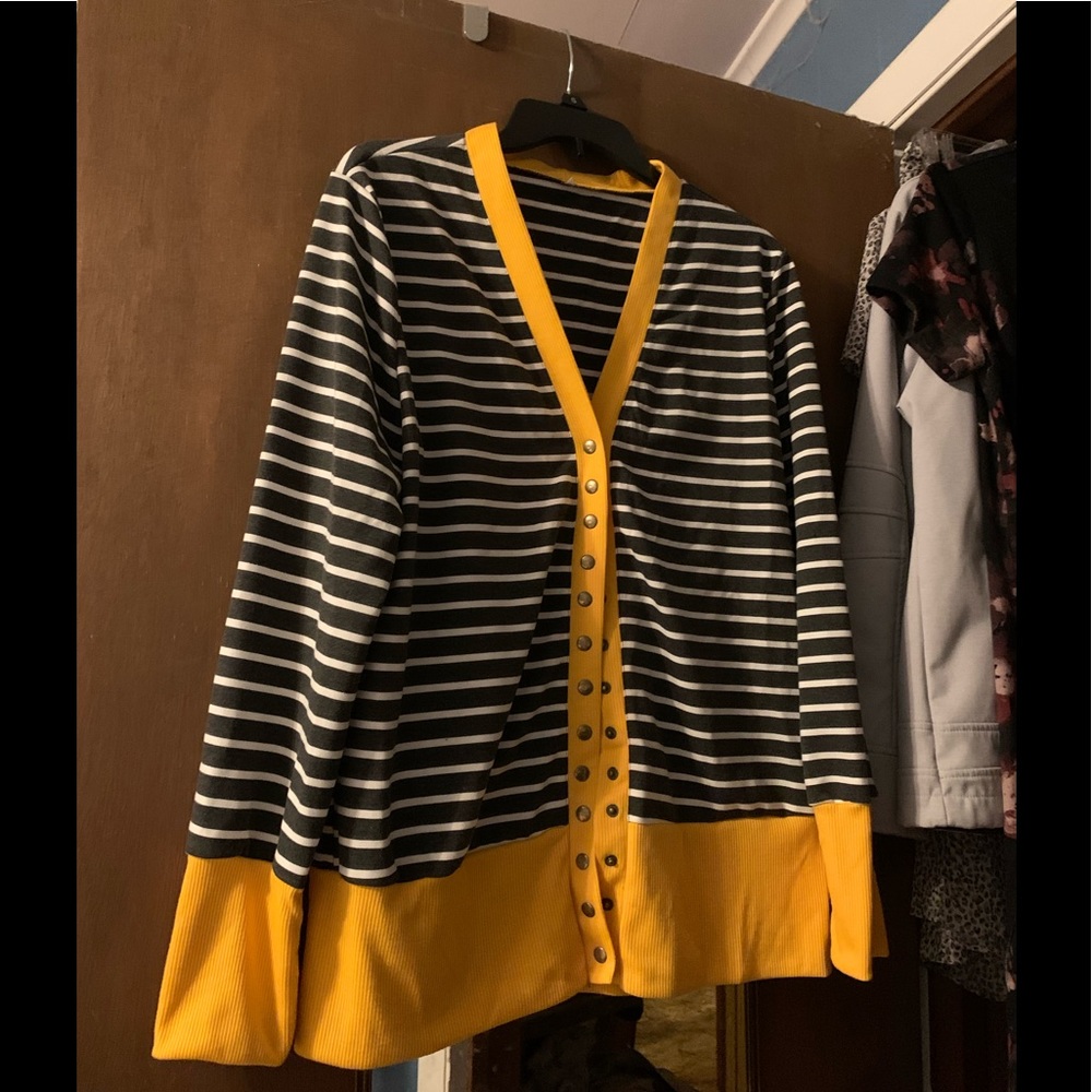 Striped sweater with yellow edges size XL